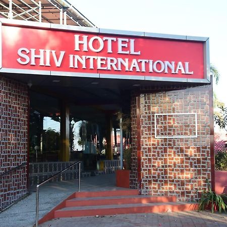Bhachau Hotel Shiv International מראה חיצוני תמונה