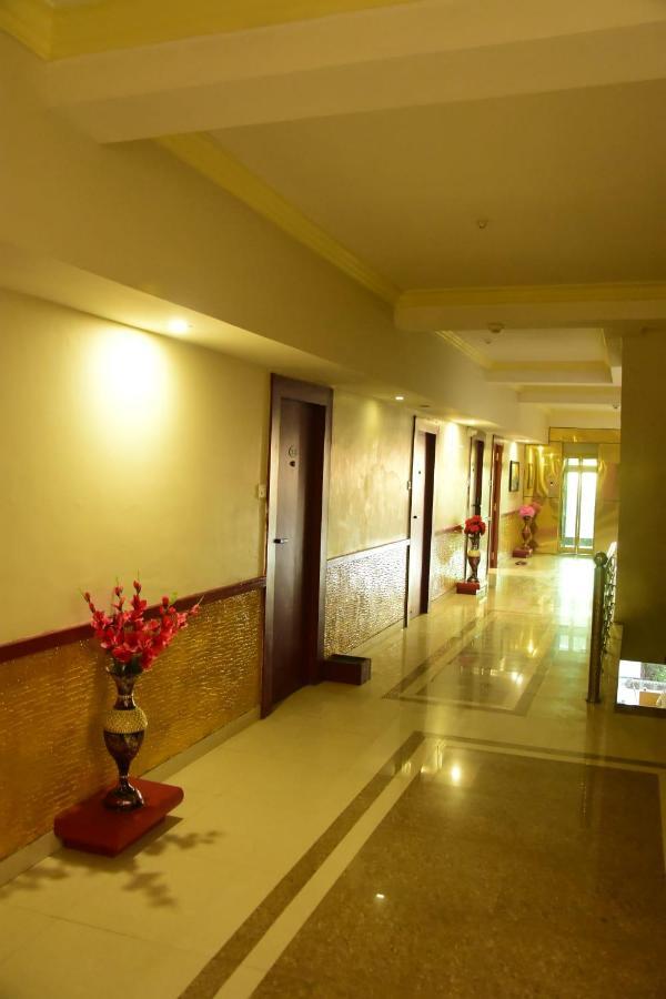 Bhachau Hotel Shiv International מראה חיצוני תמונה