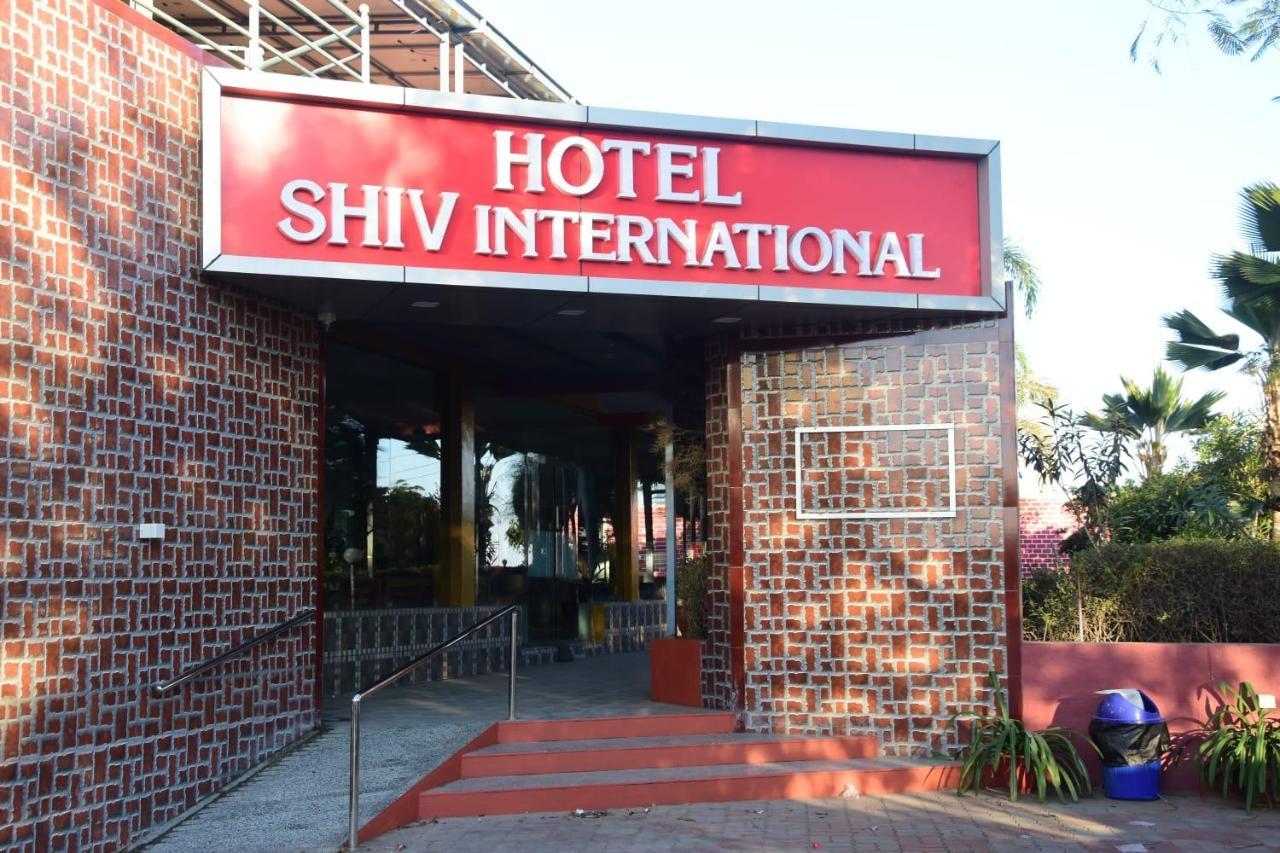 Bhachau Hotel Shiv International מראה חיצוני תמונה