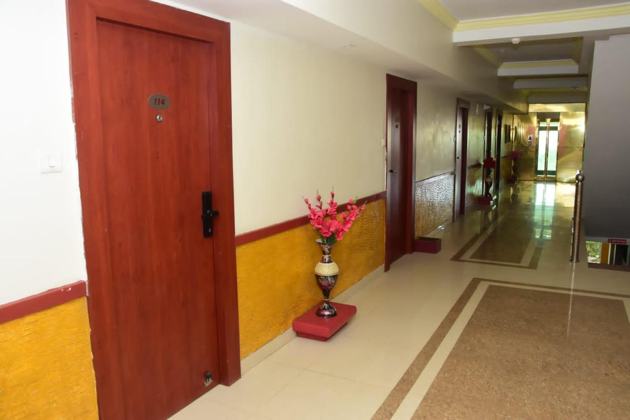 Bhachau Hotel Shiv International מראה חיצוני תמונה