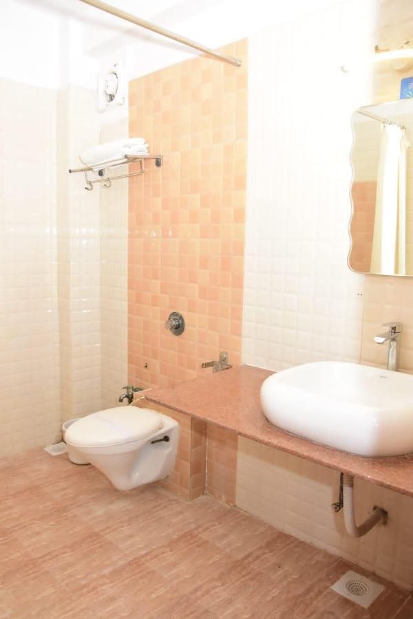 Bhachau Hotel Shiv International מראה חיצוני תמונה