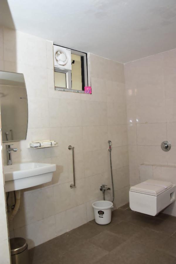 Bhachau Hotel Shiv International מראה חיצוני תמונה