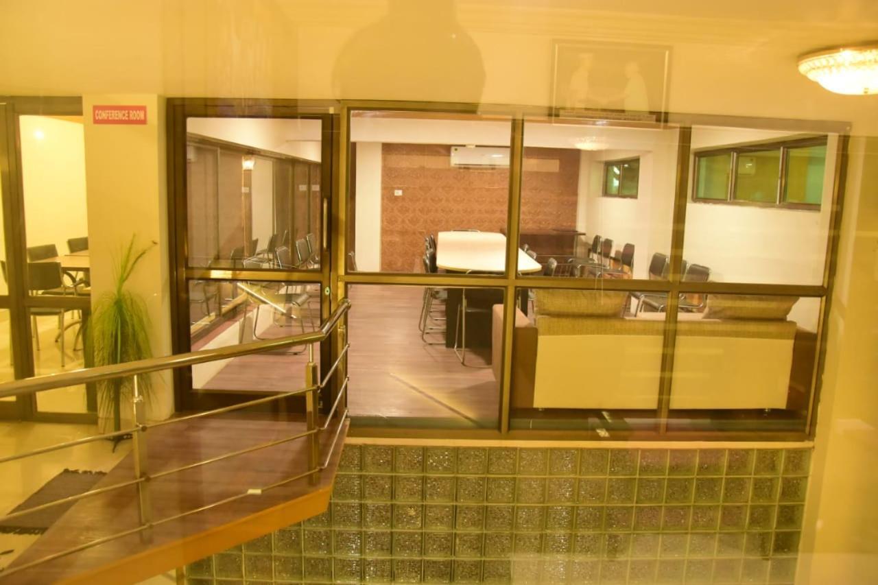 Bhachau Hotel Shiv International מראה חיצוני תמונה