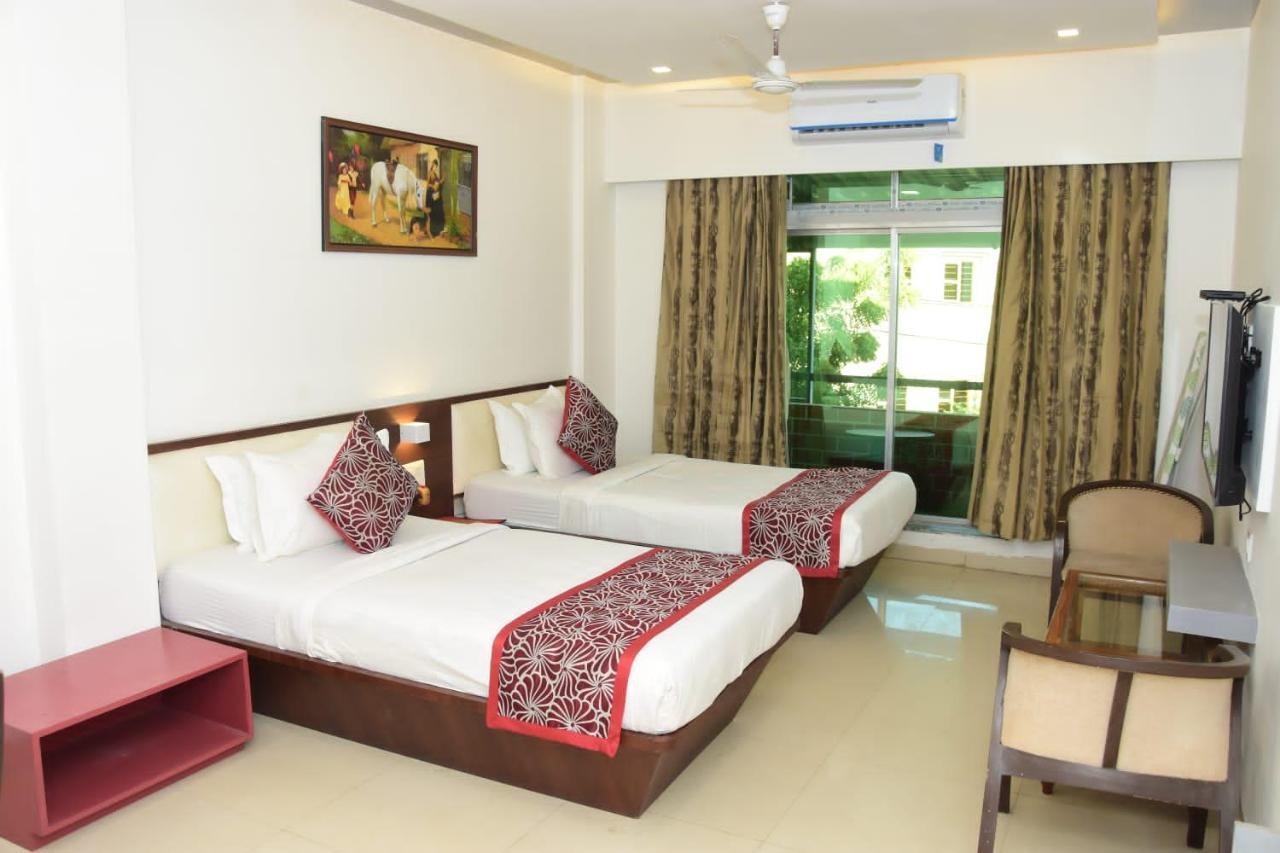 Bhachau Hotel Shiv International מראה חיצוני תמונה
