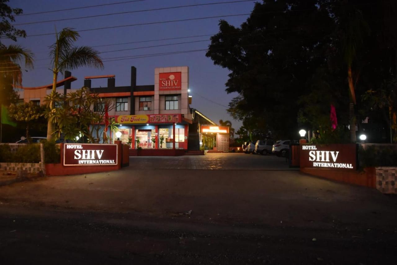 Bhachau Hotel Shiv International מראה חיצוני תמונה